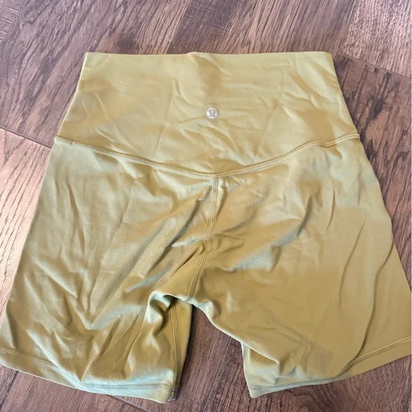 lululemon athletica Olive Bike Shorts - Picture 1 of 2